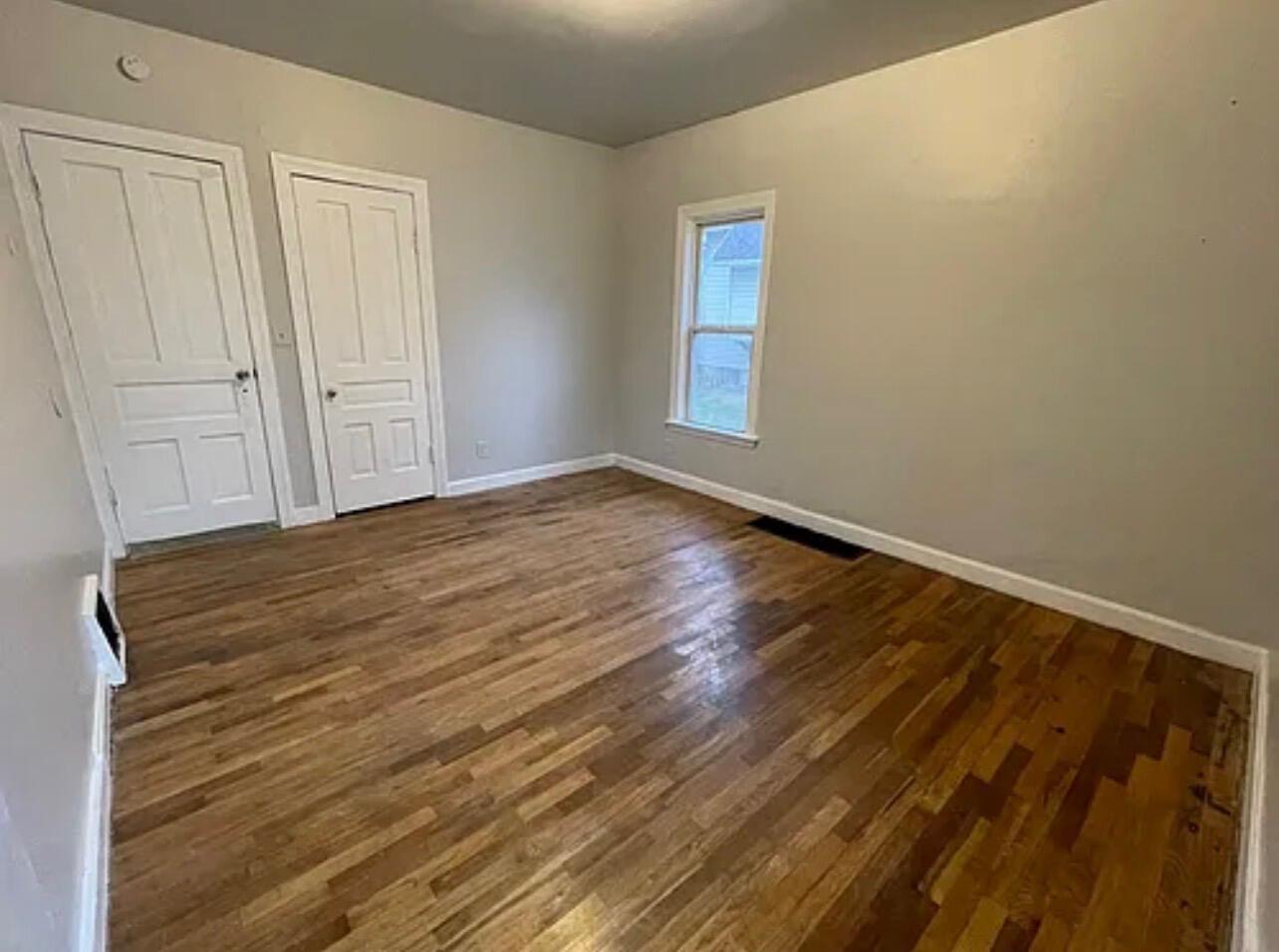 1013 Maple Avenue Jackson, MI 49203 - Photo 5 of 13 IMG_2926