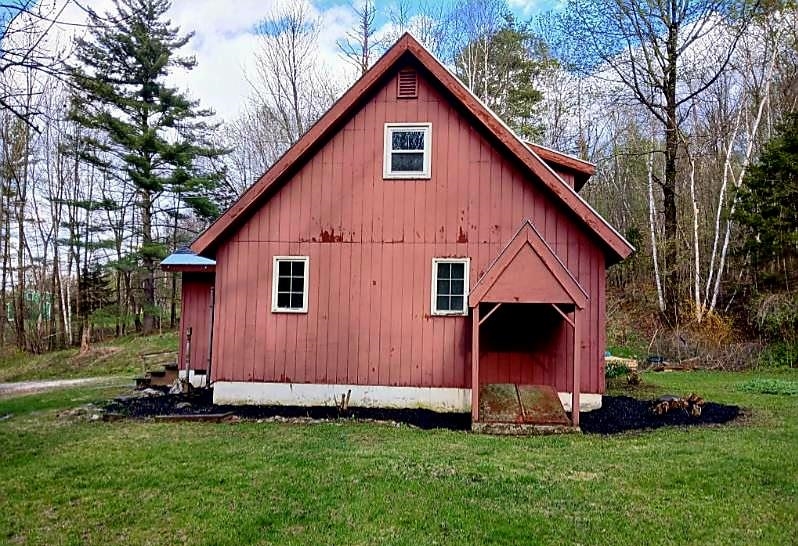 409 Jim Towne Road Danby, VT 05739 - Photo 2 of 27
