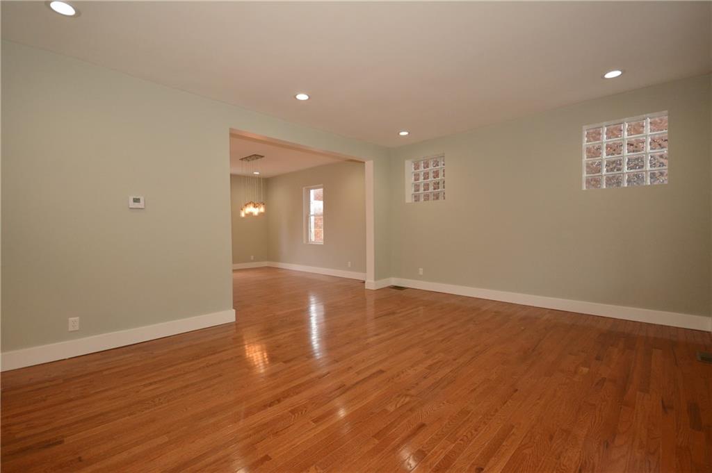 119 West Garden Road Pittsburgh, PA 15227 - Photo 5 of 25 Living Room