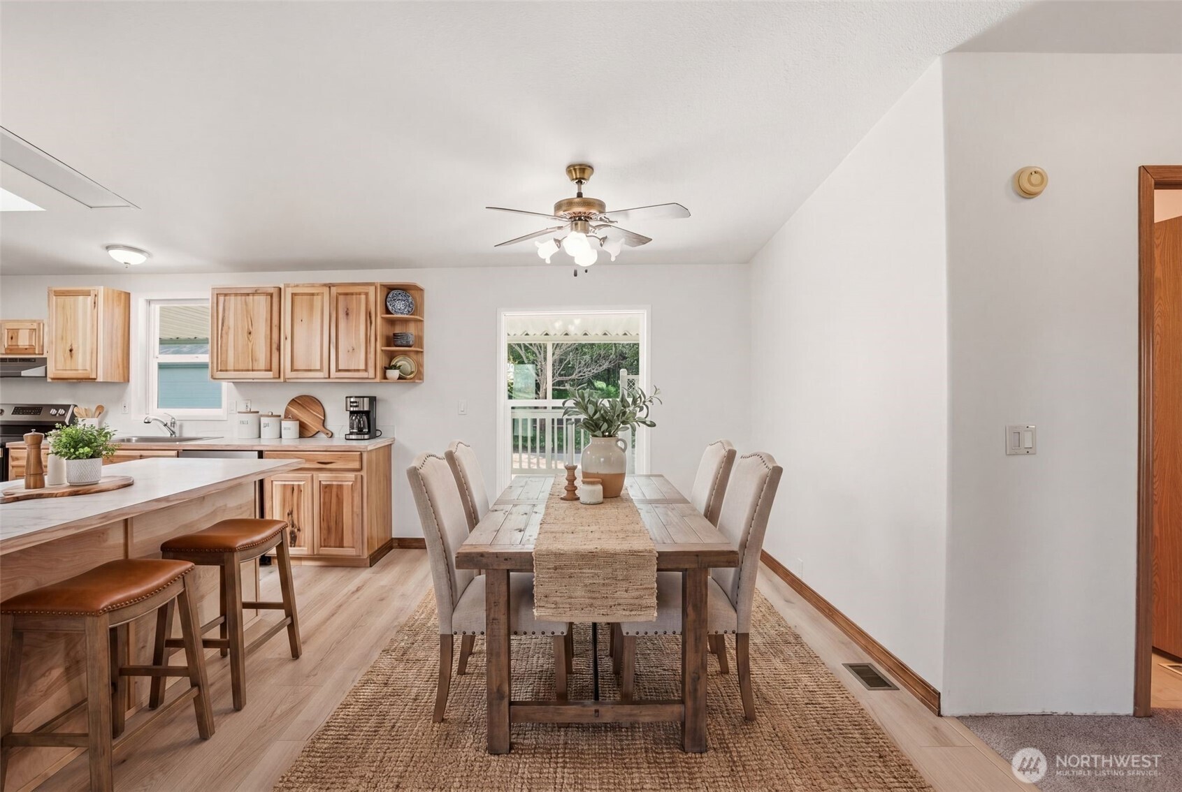 8325 East Lindgren Road Spokane, WA 99217 - Photo 7 of 32