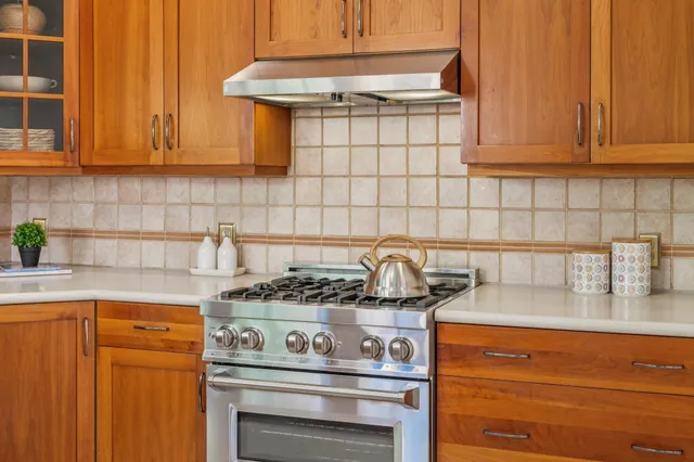 $1,599,000 | 1983 Yosemite Road, Berkeley, CA 94707