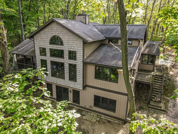 $775,000 | 02400 37 1/2 Street, Gobles, MI 49055
