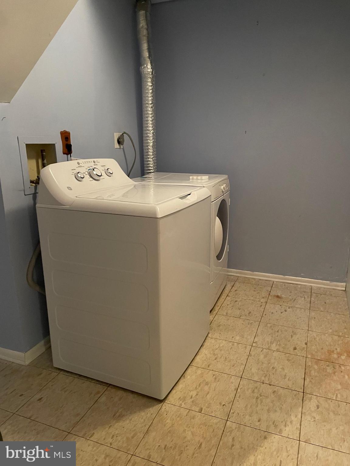 19 Farnwood Road Mount Laurel, NJ 08054 - Photo 9 of 20 Laundry Room