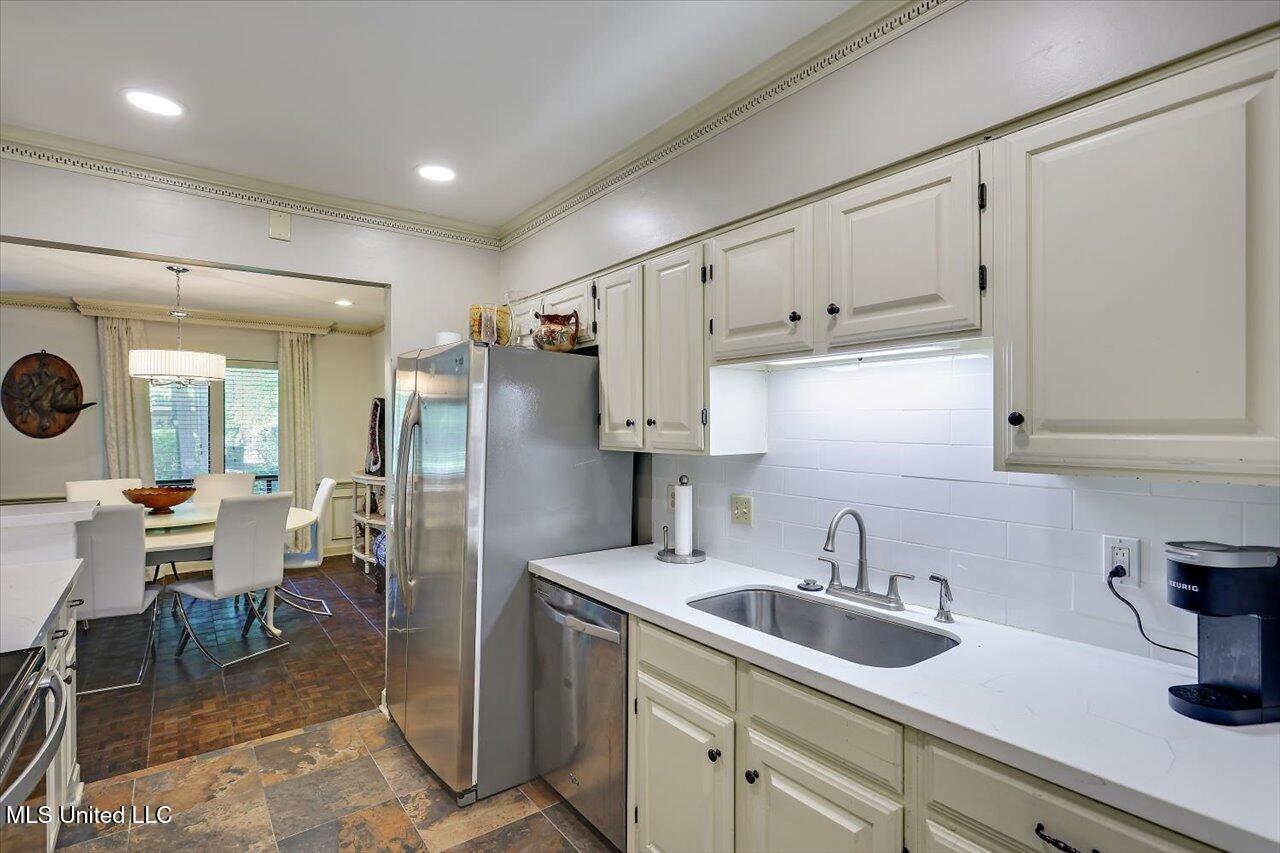 1 Eastbrooke Street Jackson, MS 39216 - Photo 11 of 29 12-1 Eastbrooke St