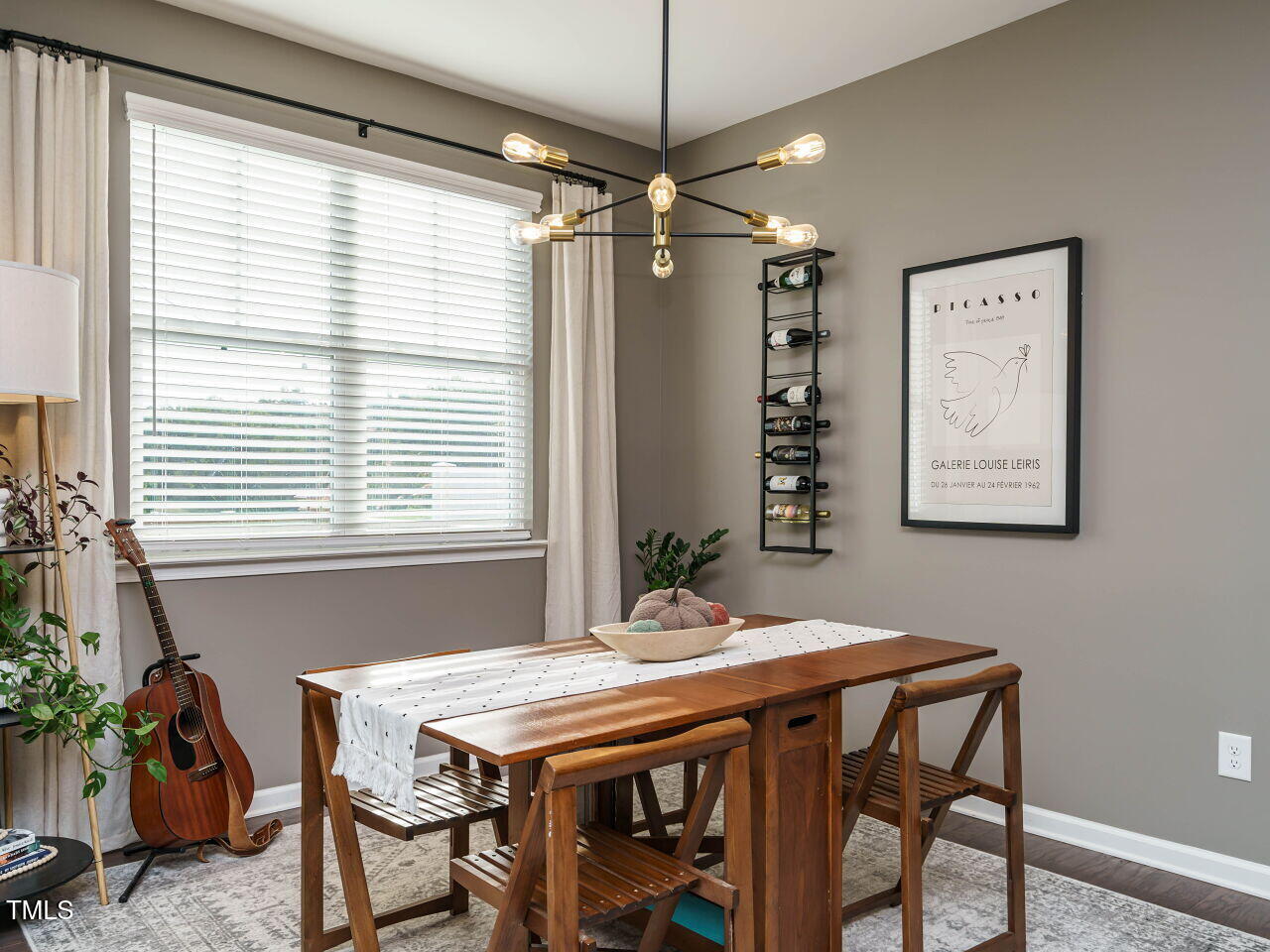106 Zante Currant Road Durham, NC 27703 - Photo 9 of 27 a dining room with a table and chairs
