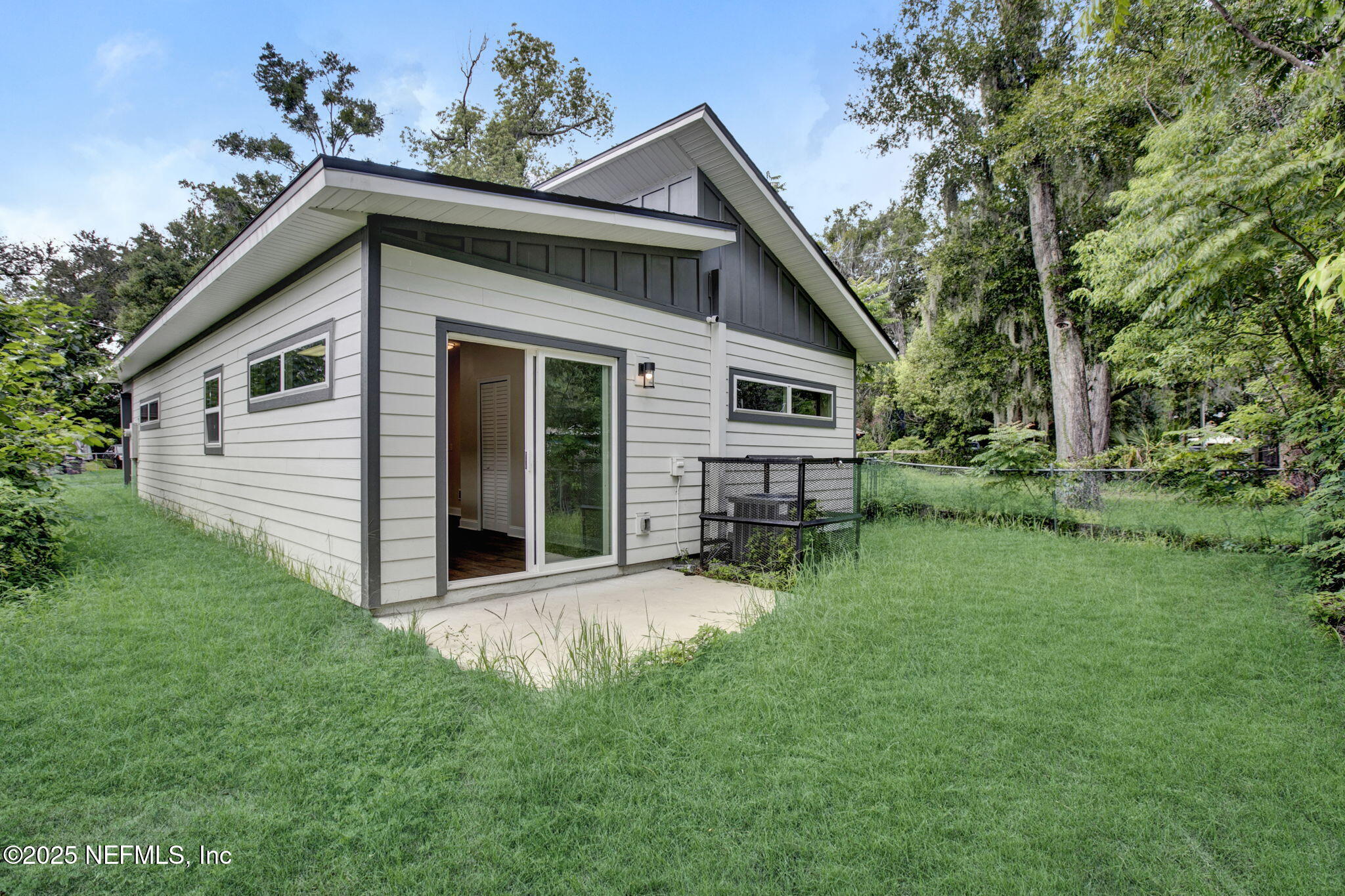 2291 Clemente Drive Jacksonville, FL 32204 - Photo 15 of 20 a view of backyard of house with green space