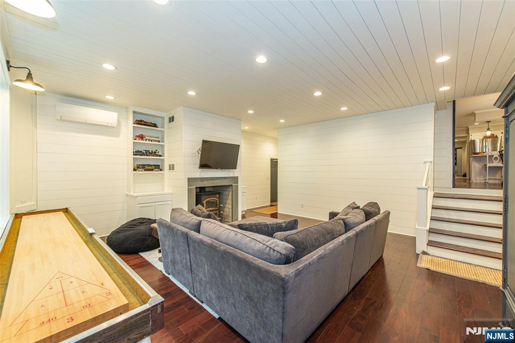 724 Ridge Road Butler, NJ 07405 - Photo 15 of 50
