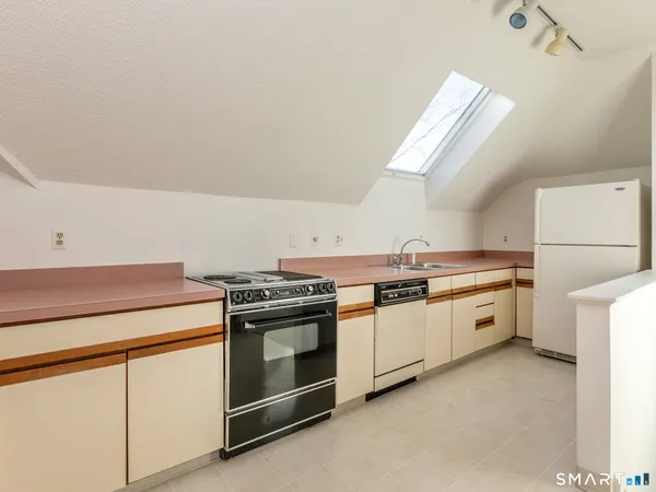 $139,000 | 68 Wilson Avenue, Unit 105, Torrington, CT 06790