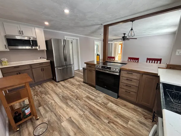 $2,500 | 280 Lakeshore Drive, Franklin, NH 03235