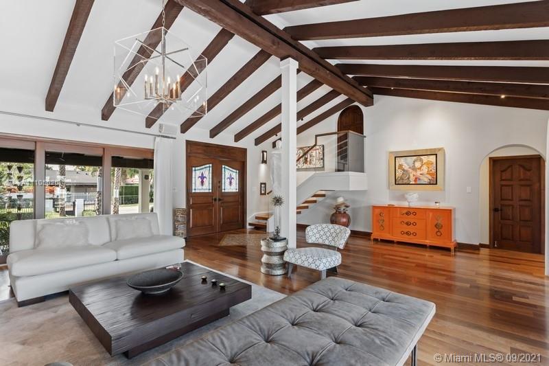 1047 Mariner Drive Key Biscayne, FL 33149 - Photo 5 of 15 a living room with furniture and wooden floor