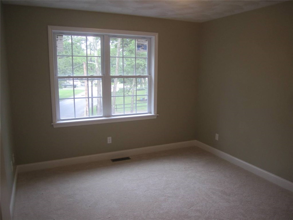 326 A Angell Road Lincoln, RI 02865 - Photo 8 of 14 Gallery Image 8