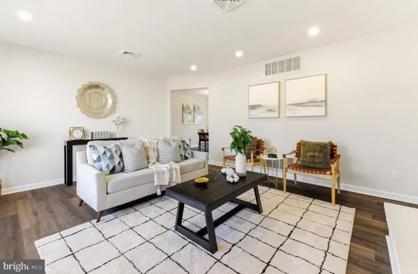 $389,900 | 354 Memorial Avenue, Gibbstown, NJ 08027