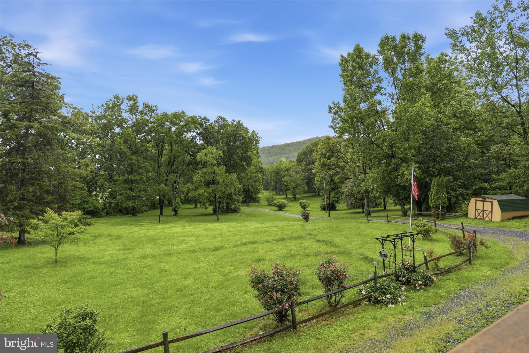 938 Lake Arrowhead Road Luray, VA 22835 - Photo 7 of 38 Driveway views