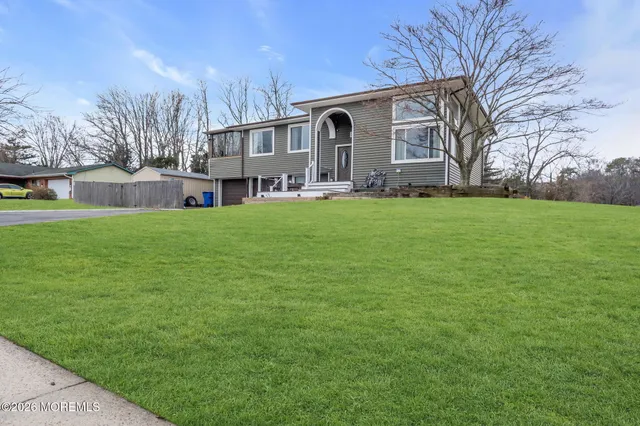 $699,000 | 7 Apache Drive, Toms River, NJ 08753