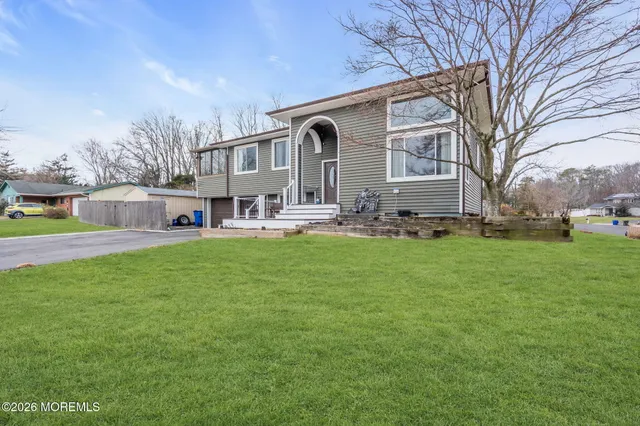 $699,000 | 7 Apache Drive, Toms River, NJ 08753