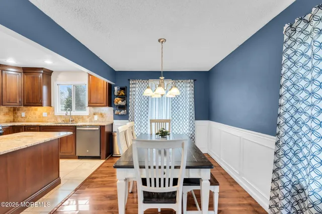 $699,000 | 7 Apache Drive, Toms River, NJ 08753