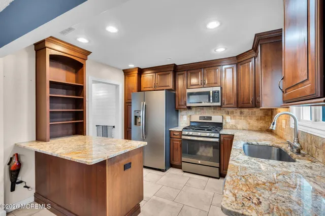 $699,000 | 7 Apache Drive, Toms River, NJ 08753