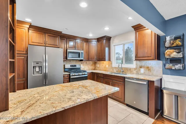 $699,000 | 7 Apache Drive, Toms River, NJ 08753