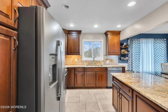 $699,000 | 7 Apache Drive, Toms River, NJ 08753