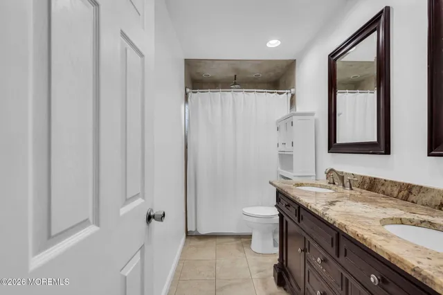 $699,000 | 7 Apache Drive, Toms River, NJ 08753