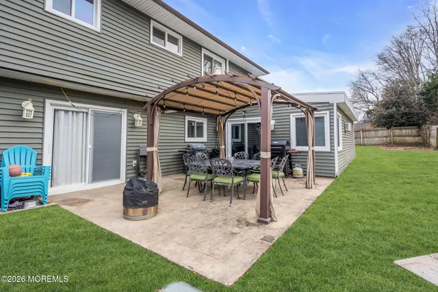 $699,000 | 7 Apache Drive, Toms River, NJ 08753