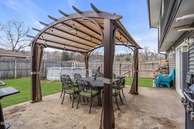 $699,000 | 7 Apache Drive, Toms River, NJ 08753