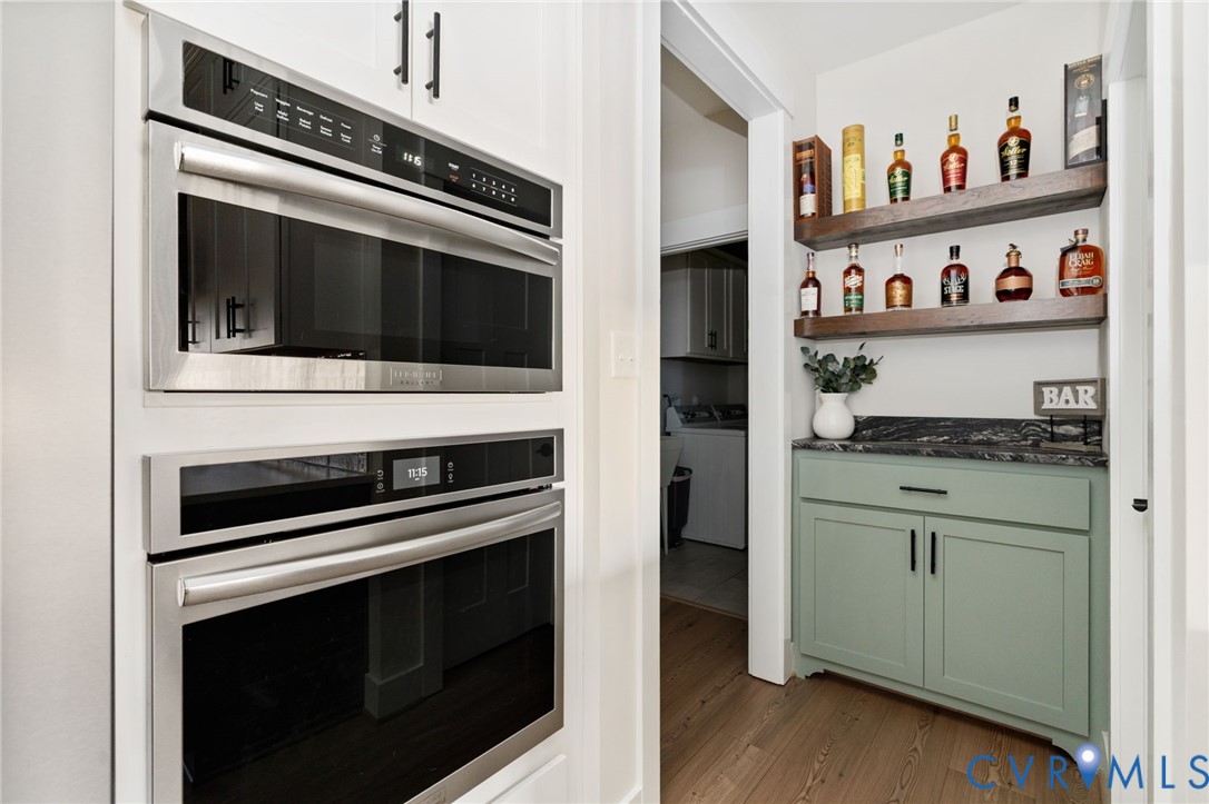 8614 Terroir Lane New Kent, VA 23124 - Photo 8 of 42 a kitchen with appliances and cabinets