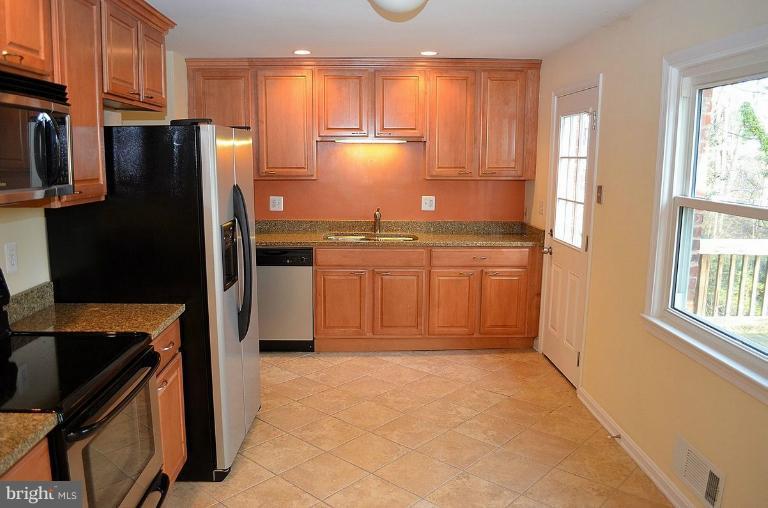 1603 Kirby Road McLean, VA 22101 - Photo 11 of 24 Kitchen