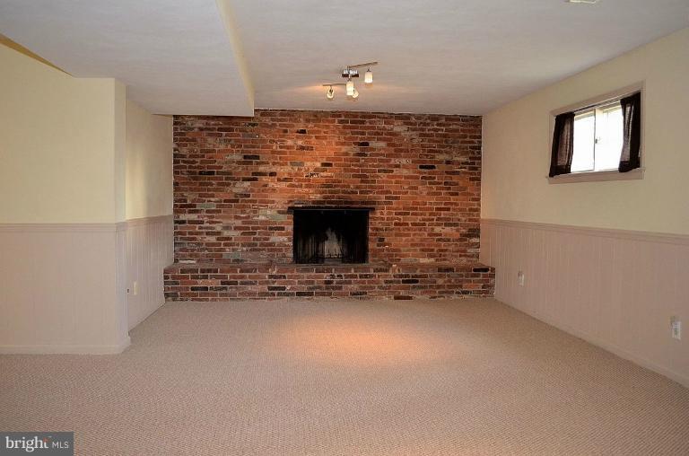 1603 Kirby Road McLean, VA 22101 - Photo 9 of 24 Family Room