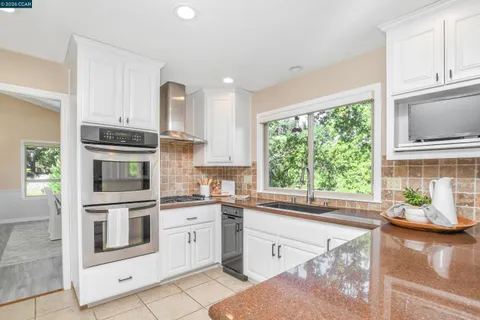 $1,679,000 | 975 Calle Verde, Martinez, CA 94553