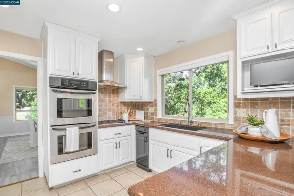 $1,679,000 | 975 Calle Verde, Martinez, CA 94553