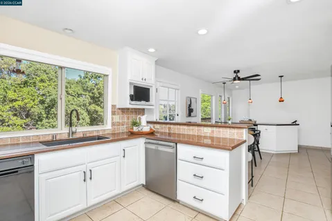 $1,679,000 | 975 Calle Verde, Martinez, CA 94553