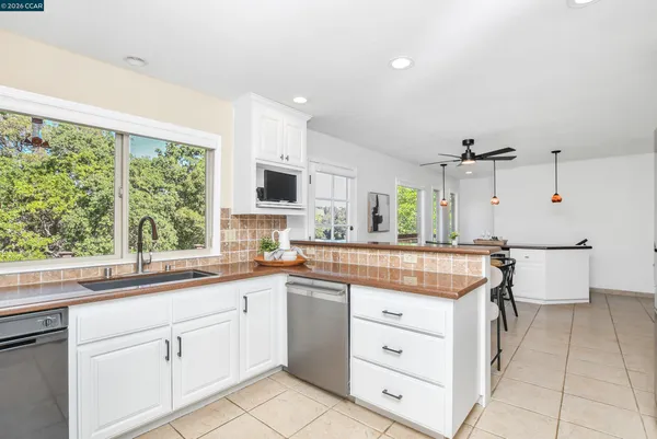 $1,679,000 | 975 Calle Verde, Martinez, CA 94553