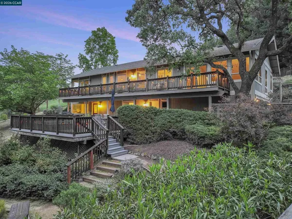 $1,679,000 | 975 Calle Verde, Martinez, CA 94553