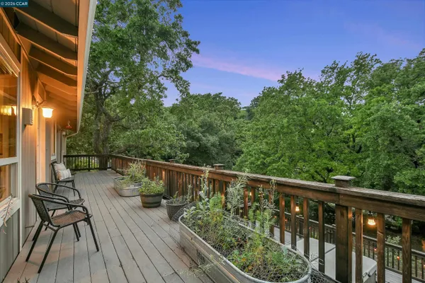 $1,679,000 | 975 Calle Verde, Martinez, CA 94553