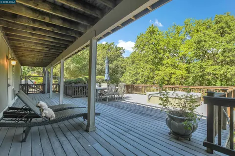 $1,679,000 | 975 Calle Verde, Martinez, CA 94553