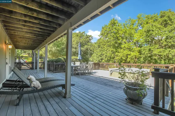 $1,679,000 | 975 Calle Verde, Martinez, CA 94553