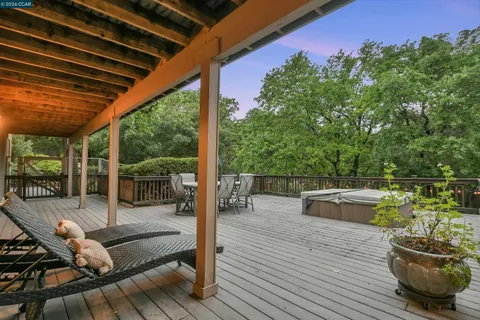 $1,679,000 | 975 Calle Verde, Martinez, CA 94553