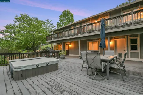 $1,679,000 | 975 Calle Verde, Martinez, CA 94553