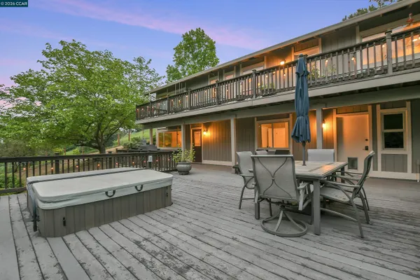 $1,679,000 | 975 Calle Verde, Martinez, CA 94553