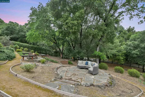 $1,679,000 | 975 Calle Verde, Martinez, CA 94553