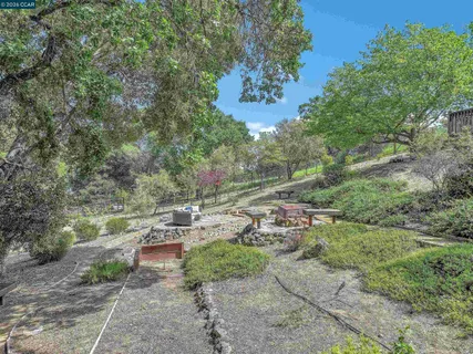 $1,679,000 | 975 Calle Verde, Martinez, CA 94553