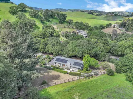 $1,679,000 | 975 Calle Verde, Martinez, CA 94553