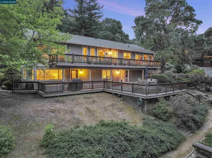 $1,679,000 | 975 Calle Verde, Martinez, CA 94553