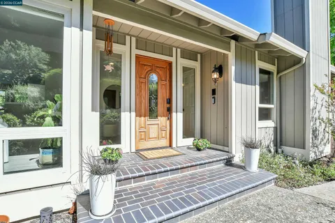 $1,679,000 | 975 Calle Verde, Martinez, CA 94553