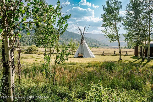 $25,000,000 | 24700 Cottonwood Creek Road, Jackson, WY 83001