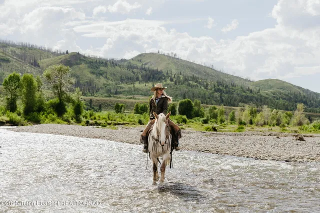 $25,000,000 | 24700 Cottonwood Creek Road, Jackson, WY 83001