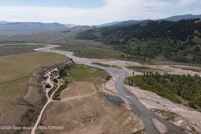 $25,000,000 | 24700 Cottonwood Creek Road, Jackson, WY 83001