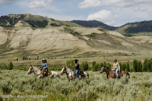 $25,000,000 | 24700 Cottonwood Creek Road, Jackson, WY 83001