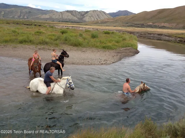 $25,000,000 | 24700 Cottonwood Creek Road, Jackson, WY 83001